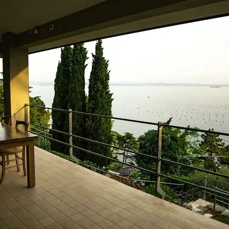 Villa Ignatius Costal Road 8guests, Sea View, Private Parking Trieste