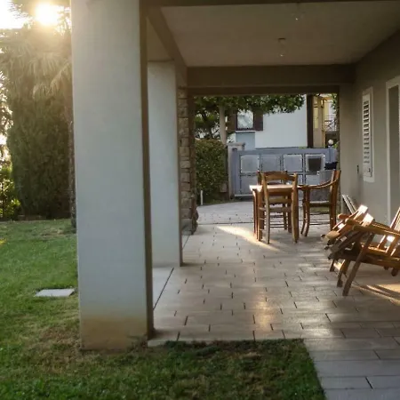 Ignatius Costal Road 8guests, Sea View, Private Parking Villa